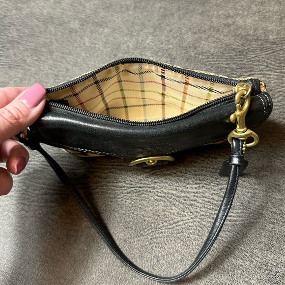 Coach signature Wristlet EXCELLENT VINTAGE CONDITION